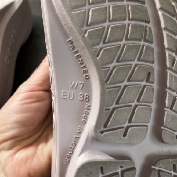 OOFOS OOmega Ooahh Women's Size: 7 Blush Pink Sandal Slide Shoe Recovery - Picture 9 of 10